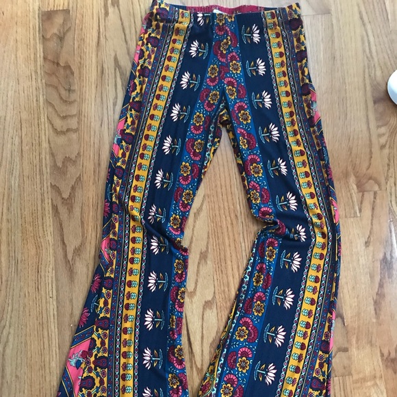 Novella Royale Janis Bell Bottom Red Ethnic Floral - Picture 8 of 8